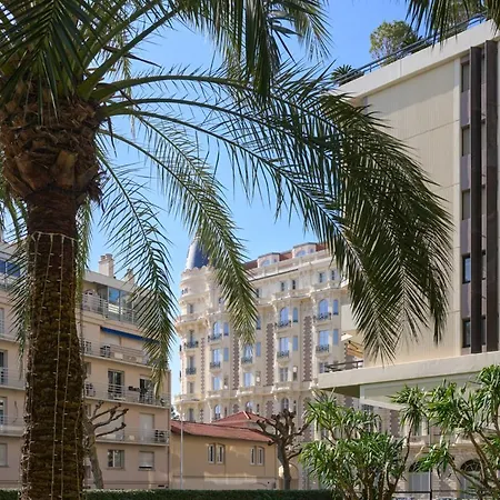Upstays 79m 2br Terraces Near Carlton *