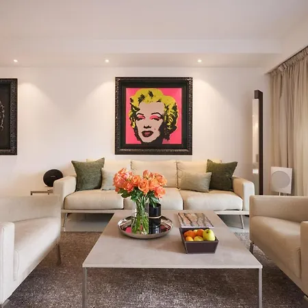 Upstays 79m 2br Terraces Near Carlton