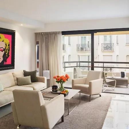 Upstays 79m 2br Terraces Near Carlton *