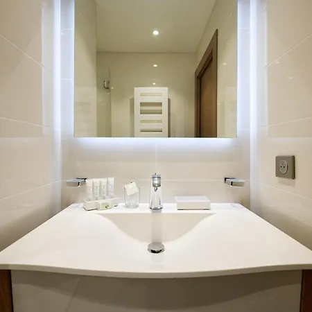 Upstays 79m 2br Terraces Near Carlton * 戛纳